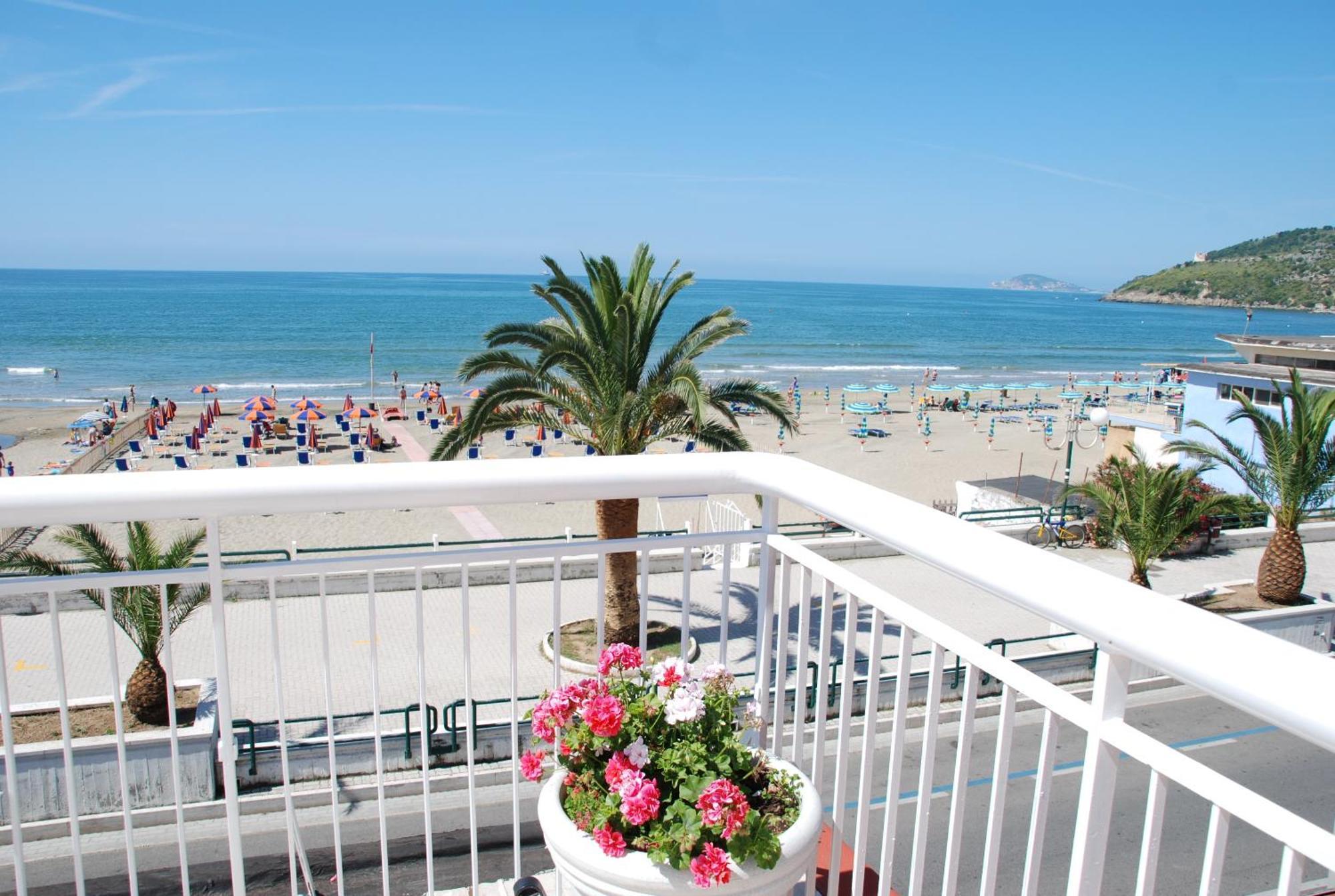 Hotel Villa Eleonora Скаурі Екстер'єр фото
