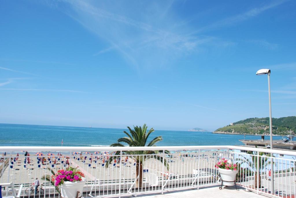 Hotel Villa Eleonora Скаурі Екстер'єр фото