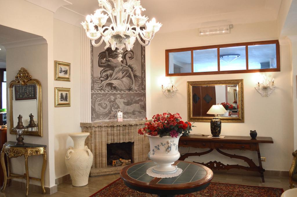 Hotel Villa Eleonora Скаурі Екстер'єр фото