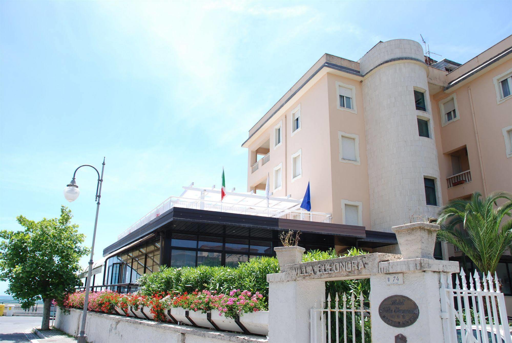 Hotel Villa Eleonora Скаурі Екстер'єр фото
