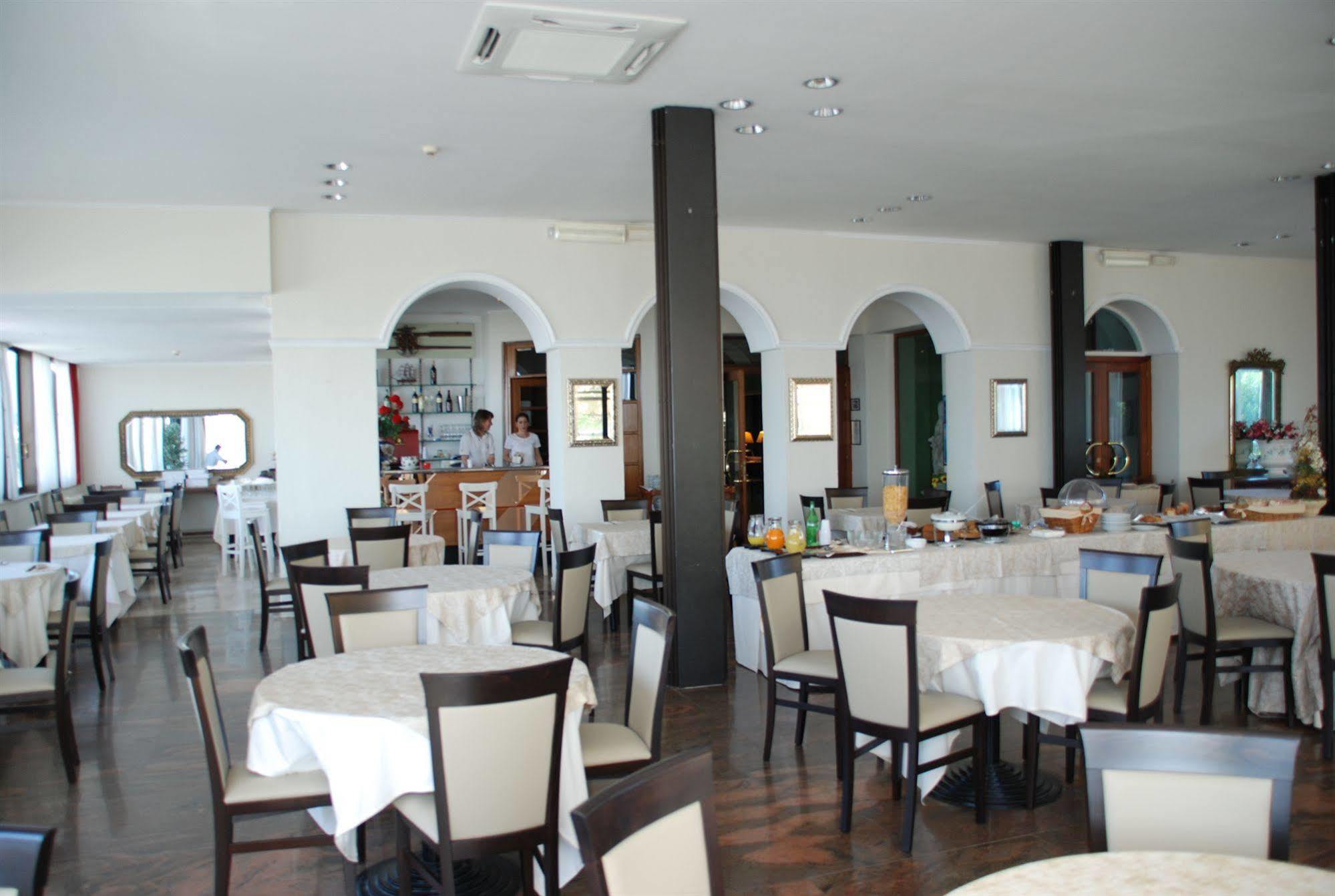 Hotel Villa Eleonora Скаурі Екстер'єр фото
