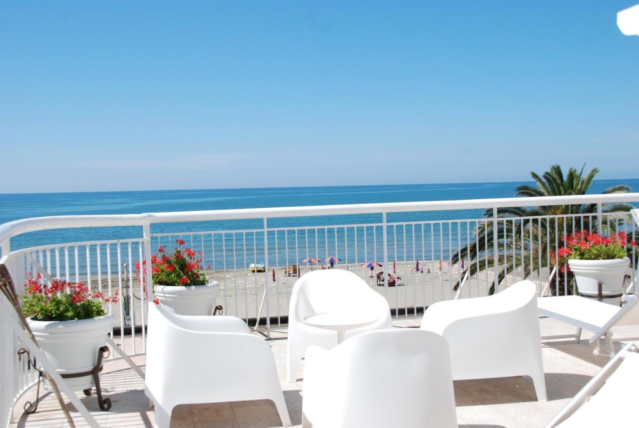 Hotel Villa Eleonora Скаурі Екстер'єр фото